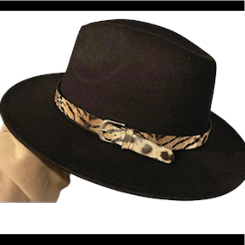 Super Cute Black Hat w/ Cheetah print band